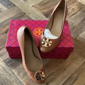 Tory Burch NIB Janey 50mm Royal Tan Pump, Size 9